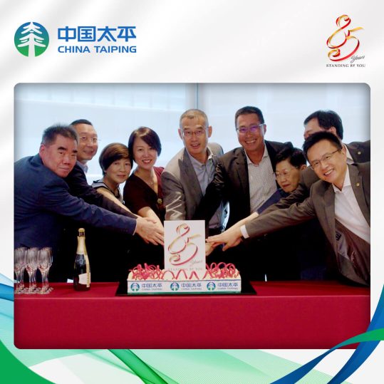 01-birthday-cake-cutting 01-birthday-cake-cutting